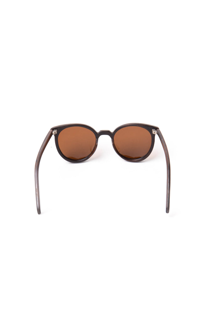 
                  
                    Sunglasses Queen Rosewood
                  
                