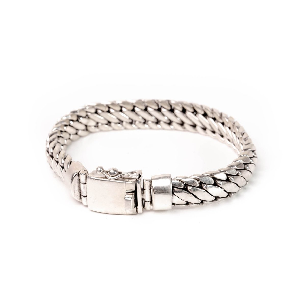 Buyan Chain - Love Anchor Bali